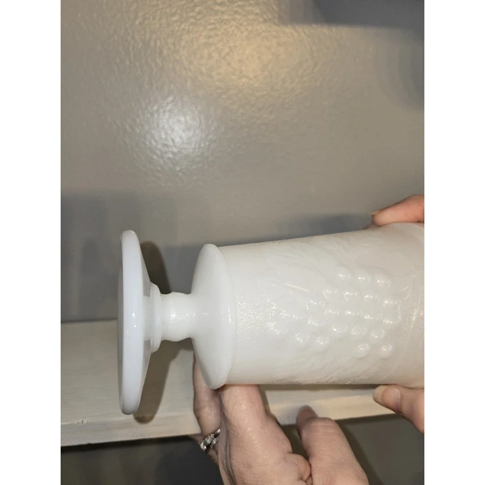Anchor Hocking Harvest Grape Pattern‎ Milk Glass Goblet